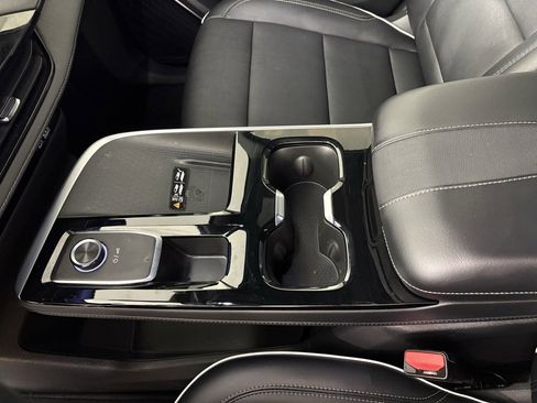 Used 2025 Buick Enclave Preferred image 32