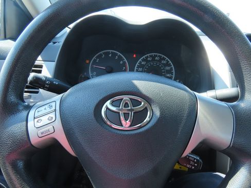 Used 2013 Toyota Corolla LE FWD image 26