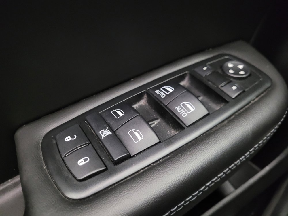 Used 2015 Chrysler 200 S w/ Navigation & Sound Group I FWD image 27