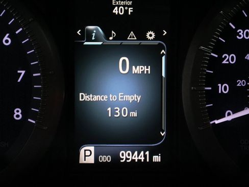 Used 2017 Toyota Sienna XLE image 19