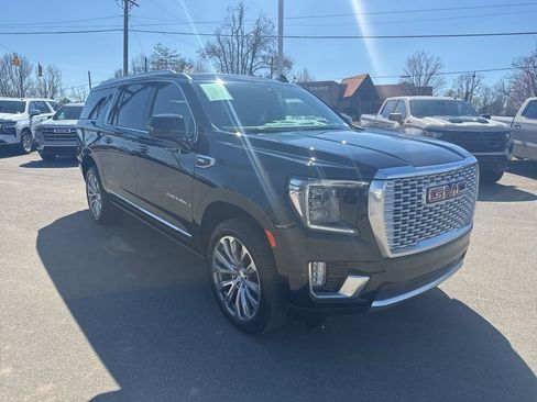 Used 2021 GMC Yukon XL Denali image 7