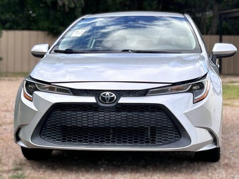 Used 2021 Toyota Corolla LE FWD image 21