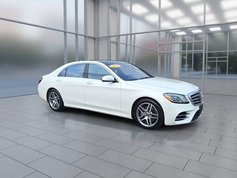 Used 2020 Mercedes-Benz S 560 4MATIC Sedan image 2