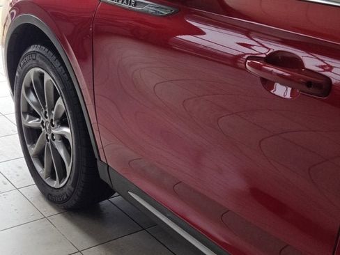 Used 2022 Lincoln Corsair AWD w/ Premium Package image 18