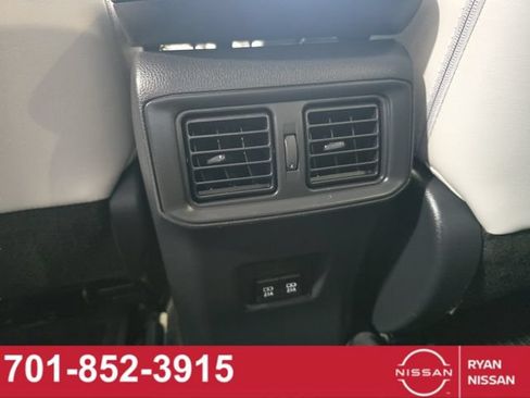 Used 2021 Toyota RAV4 XLE Premium AWD/4WD image 41
