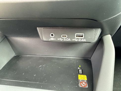 New 2025 Subaru Forester Limited image 32