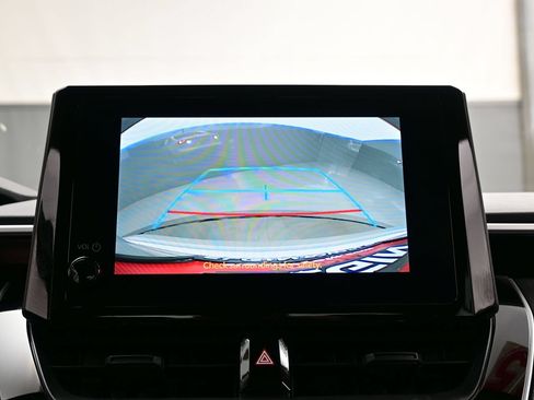 Used 2025 Toyota Corolla LE FWD image 17