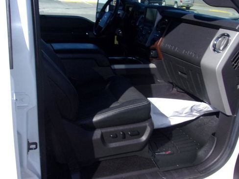 Used 2015 Ford F350 Lariat w/ Chrome Package image 5