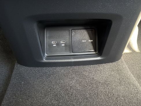 New 2026 Volkswagen Atlas SE image 13