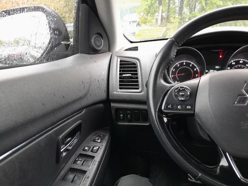 Used 2017 Mitsubishi Outlander Sport LE AWD/4WD image 18