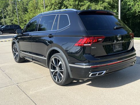 Used 2024 Volkswagen Tiguan SEL R-Line w/ MDO Package, Two-Row AWD/4WD image 7