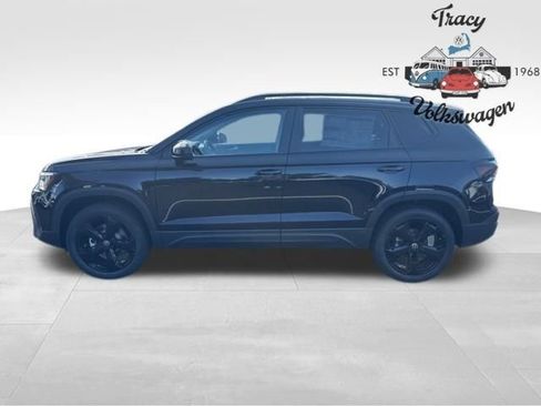New 2025 Volkswagen Taos SE image 4