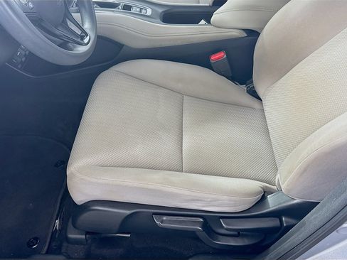 Used 2018 Honda HR-V EX image 14