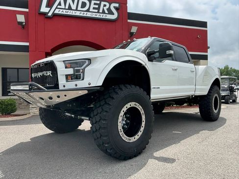 Used 2022 Ford F250 Lariat w/ Lariat Ultimate Package AWD/4WD image 2