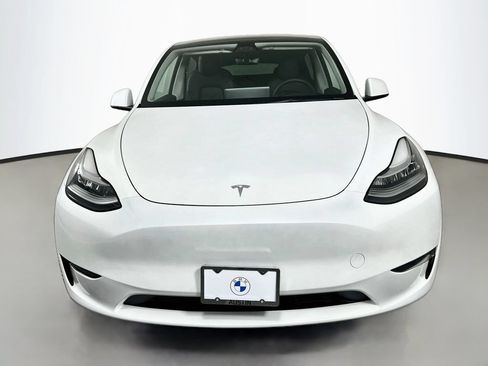 Used 2023 Tesla Model Y Long Range AWD/4WD image 2