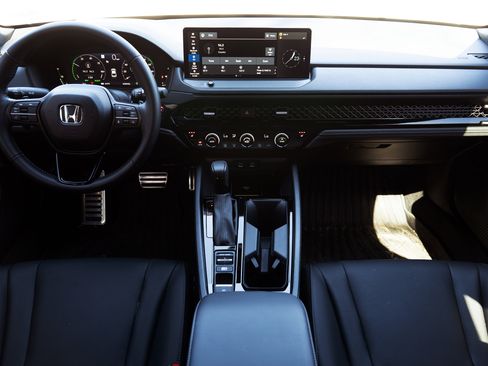 Used 2025 Honda Accord Sport image 26