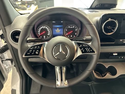 New 2025 Mercedes-Benz Sprinter 2500 image 8