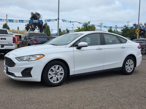 Used 2020 Ford Fusion S FWD image 1