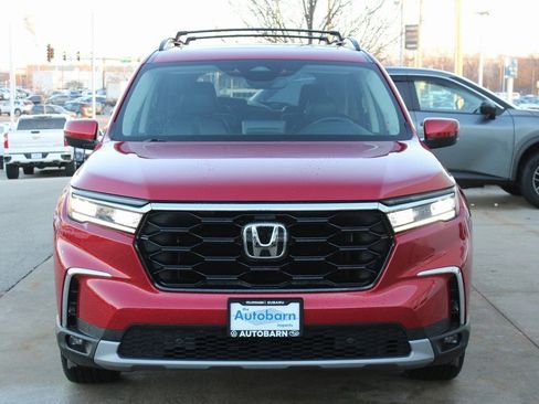 Used 2023 Honda Pilot Touring image 2