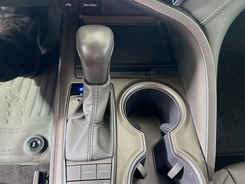 Certified 2023 Toyota Camry SE FWD image 17