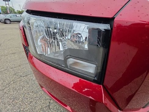 Used 2022 Nissan Frontier SV AWD/4WD image 46