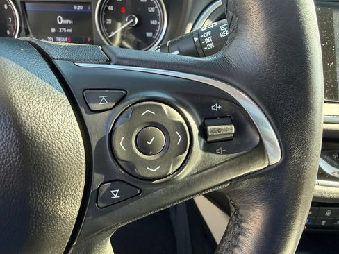 Used 2020 Buick Enclave Premium w/ Sun and Sites Package AWD/4WD image 18