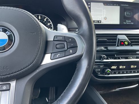 Used 2018 BMW M550i xDrive image 27