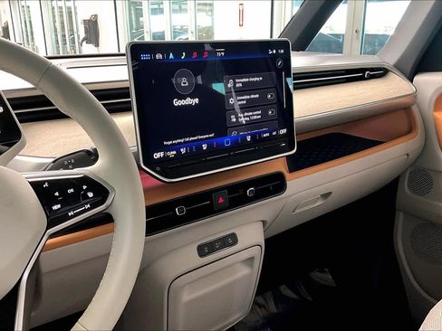 Used 2025 Volkswagen ID. Buzz 1st Edition image 6