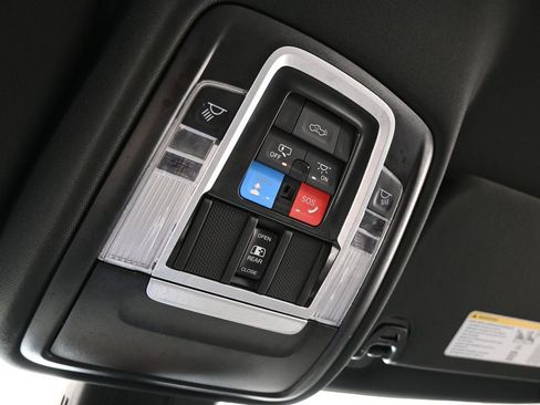 Used 2025 RAM 1500 Laramie image 21