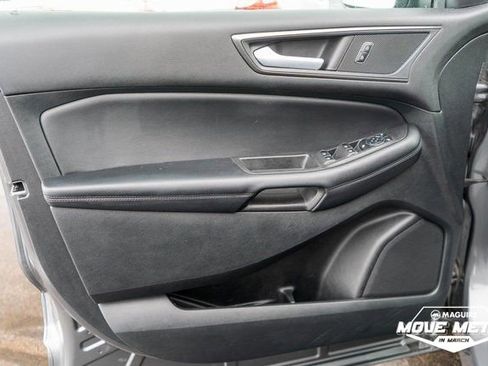 Used 2023 Ford Edge SE image 16