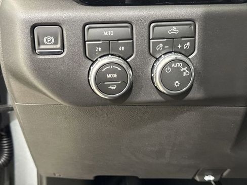 New 2026 GMC Sierra 1500 SLE w/ Preferred Package AWD/4WD image 35