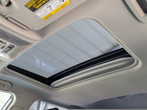 Used 2019 Toyota RAV4 Limited image 28