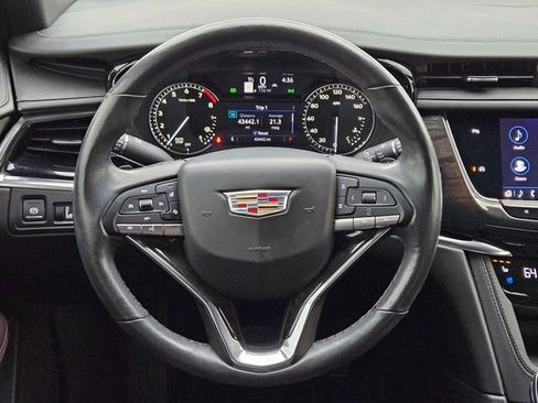 Used 2020 Cadillac XT6 Premium Luxury image 13