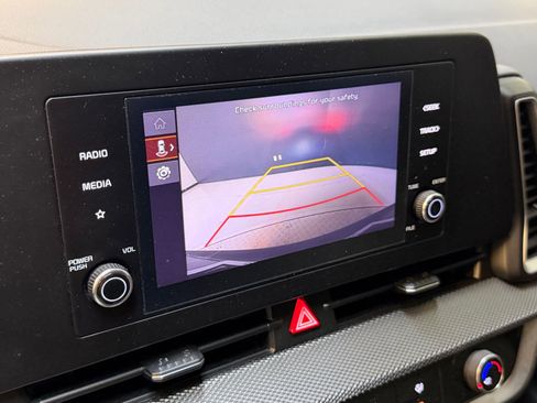 Used 2024 Kia Sportage LX image 27