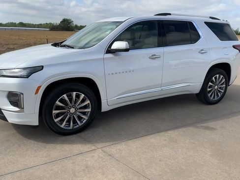 Used 2023 Chevrolet Traverse Premier image 5