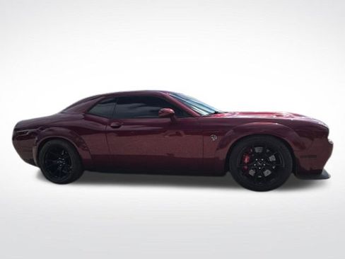 Used 2017 Dodge Challenger SRT Hellcat RWD image 1