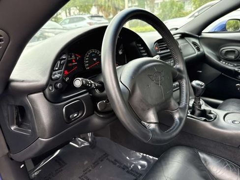Used 2004 Chevrolet Corvette Z06 w/ Z06 Preferred Equipment Group RWD image 19