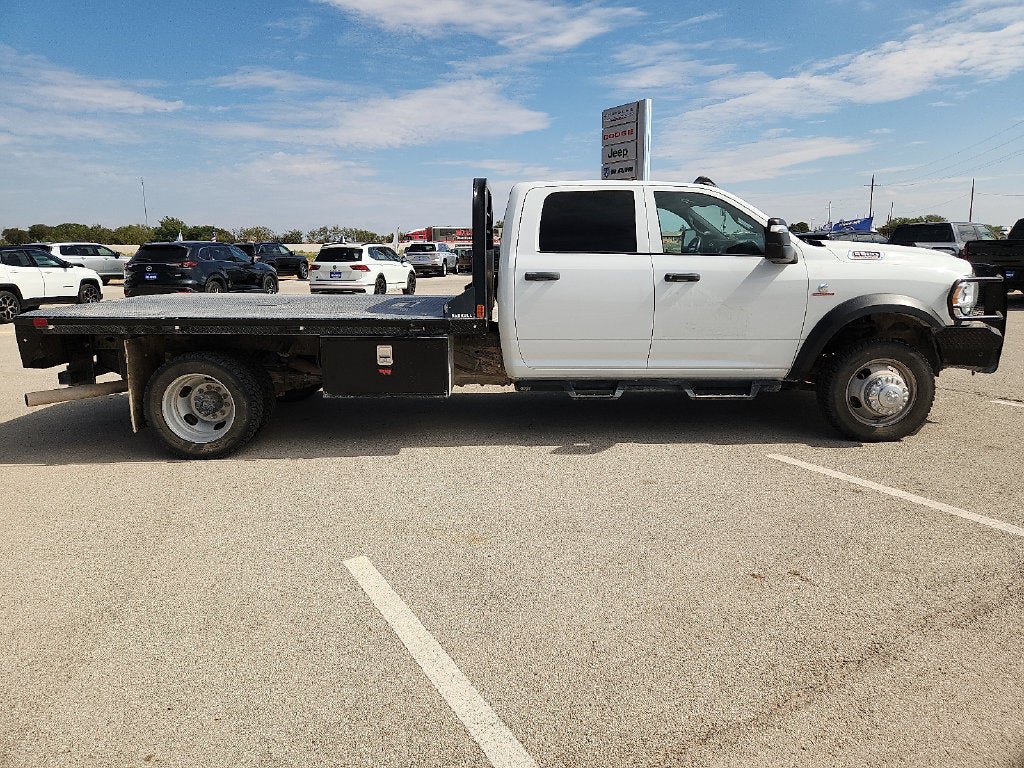 Used 2024 RAM 5500 Tradesman w/ Chrome Appearance Group AWD/4WD image 6