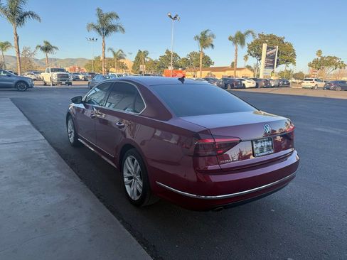 Used 2018 Volkswagen Passat 2.0T SEL Premium image 10