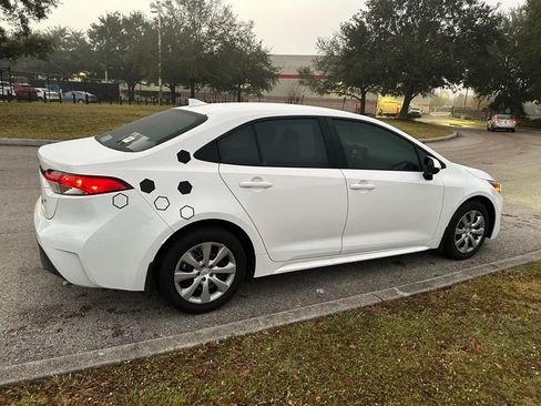 Certified 2025 Toyota Corolla LE image 5
