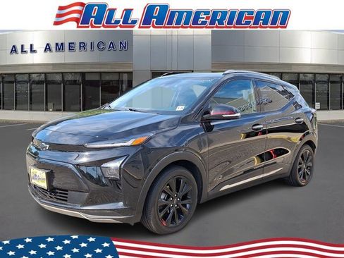 Used 2023 Chevrolet Bolt EUV Premier w/ Sun & Sound Package FWD image 1
