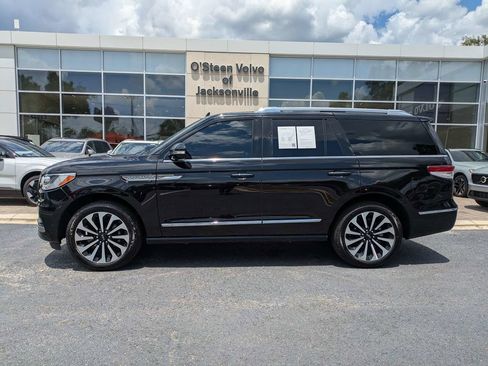 Used 2024 Lincoln Navigator Reserve AWD/4WD image 3