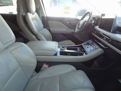 Used 2021 Lincoln Aviator Reserve w/ Equipment Group 202A image 9