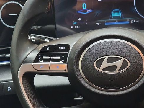 Used 2025 Hyundai Elantra SEL FWD image 17