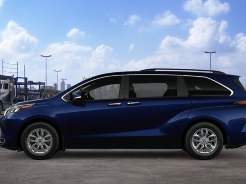 New 2026 Toyota Sienna XLE AWD/4WD image 4