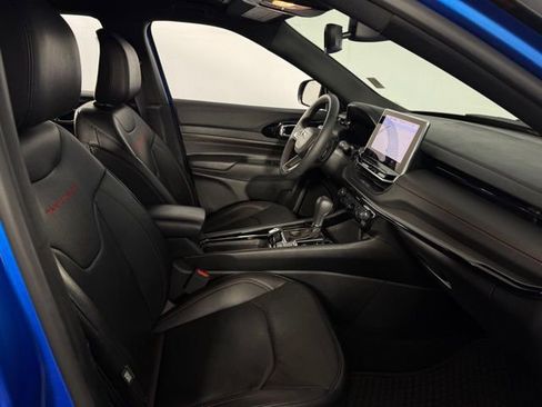 Used 2025 Jeep Compass Trailhawk w/ Trailhawk Elite Group image 13