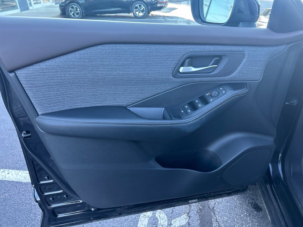 Certified 2023 Nissan Rogue SV AWD/4WD image 11