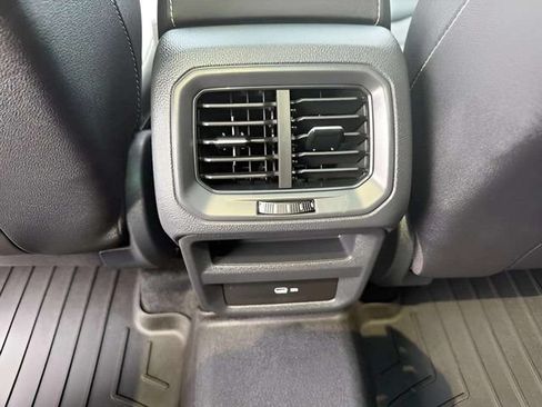 Certified 2024 Volkswagen Taos SEL AWD/4WD image 8