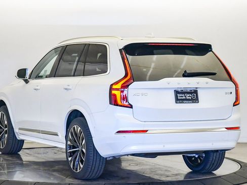 New 2026 Volvo XC90 B5 Plus w/ Protection Package image 2