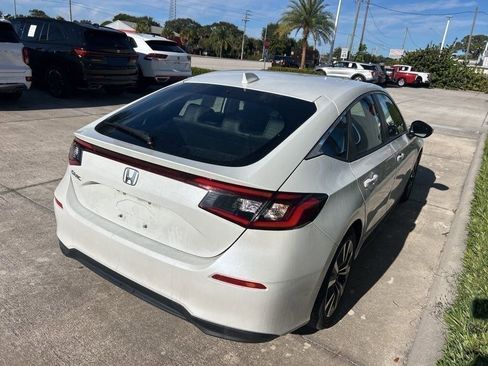 Used 2024 Honda Civic EX-L image 7